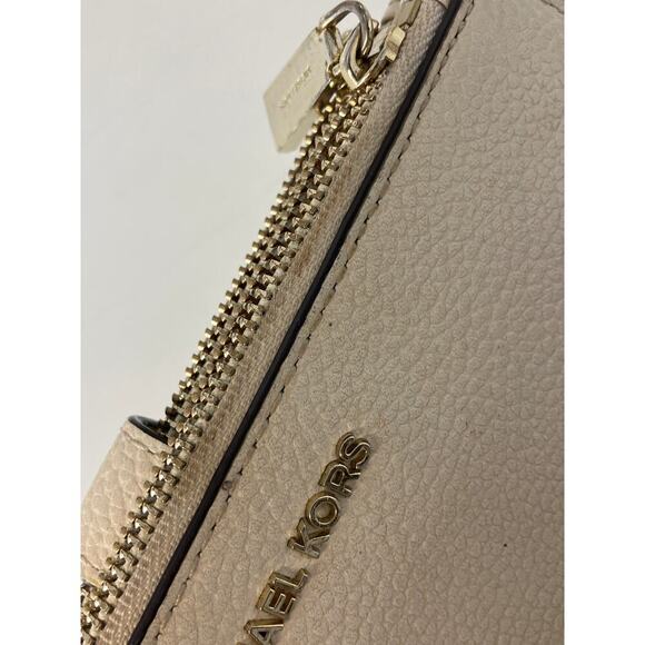 MICHAEL KORS, LARGE IVORY PEBBLED LEATHER WALLET - Picture 16 of 16